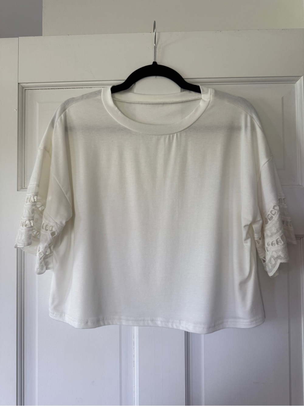 Cropped White Lace Sleeve Top